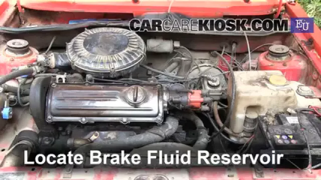 1980 Volkswagen Golf L 1.3L 4 Cyl. Liquide de frein Contrôler le niveau de liquide de frein